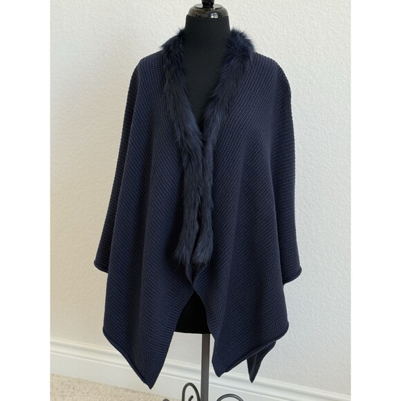 Lilly Pulitzer TRUE NAVY RAINIE SWEATER WRAP Faux Fur Trim One Size Preppy Money - Picture 3 of 7